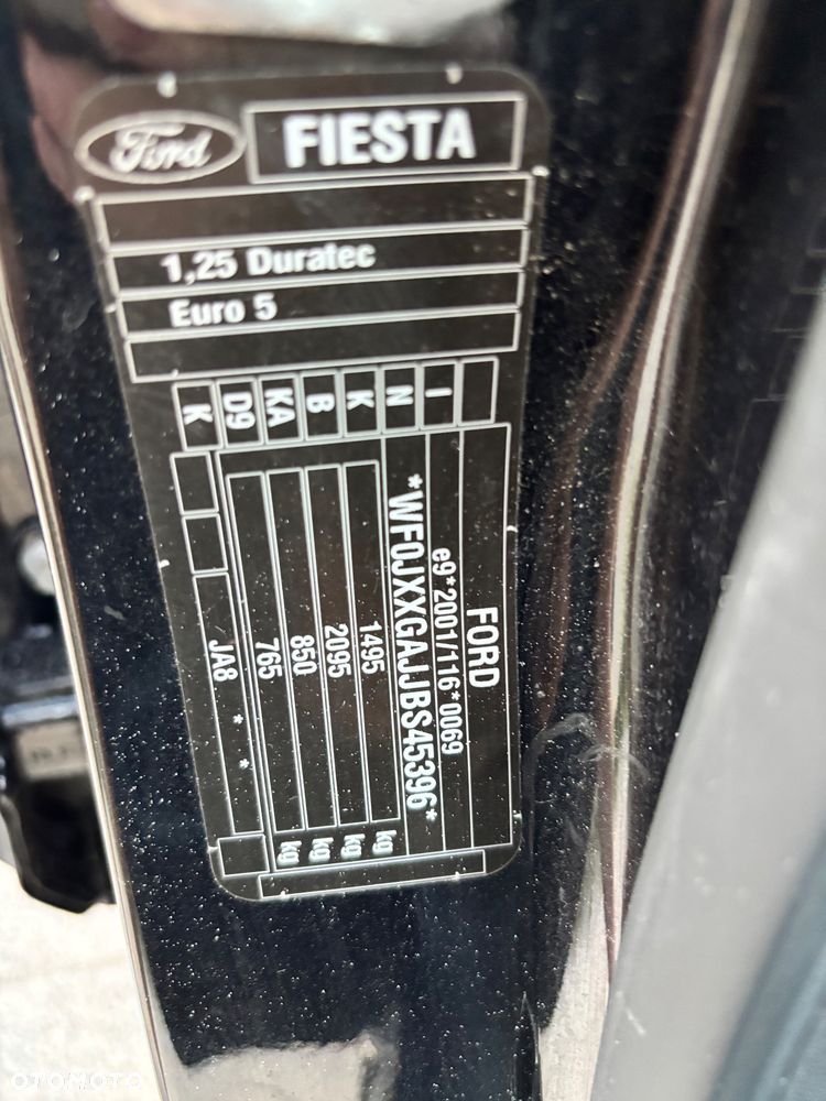 Ford Fiesta 1.25 Titanium - 37