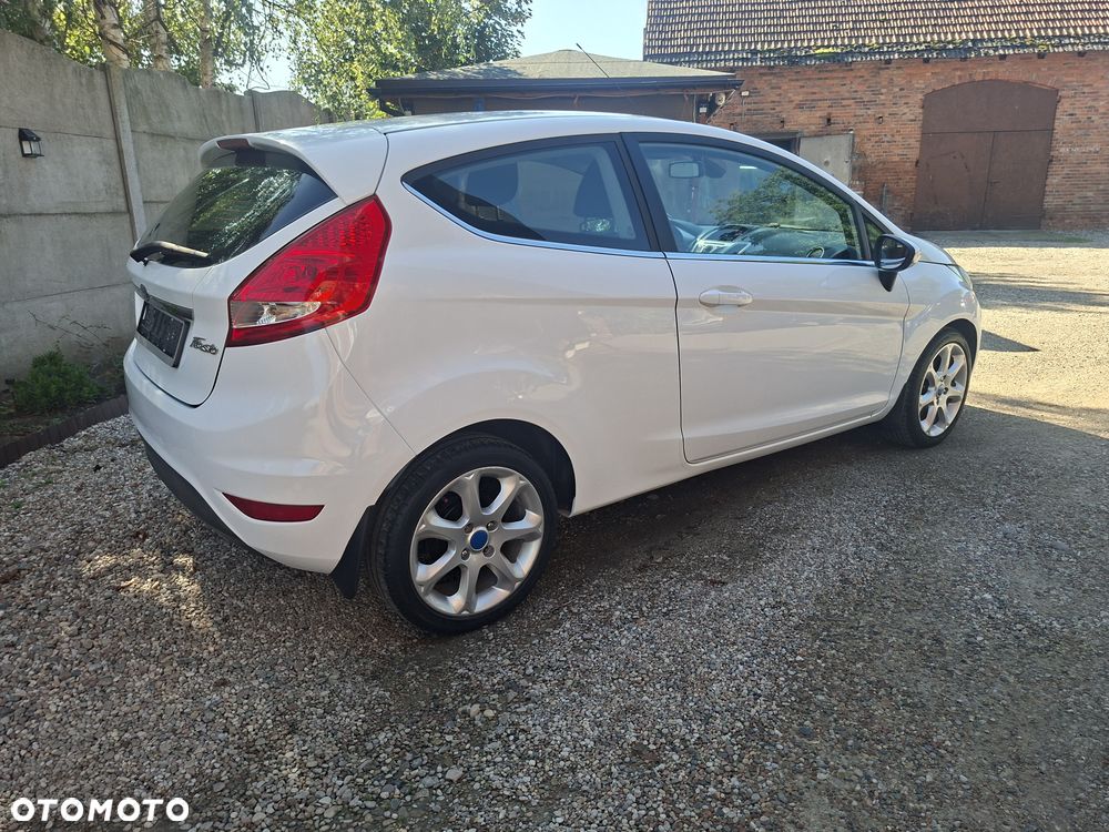 Ford Fiesta 1.25 Ambiente - 2