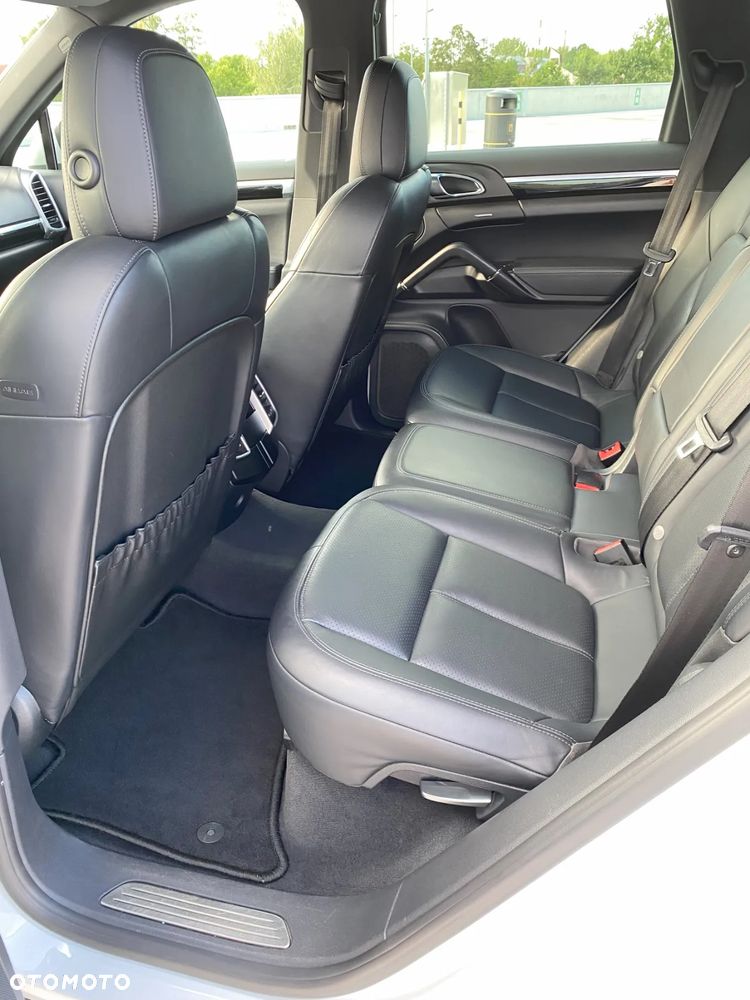 Porsche Cayenne Diesel Platinum Edition - 15