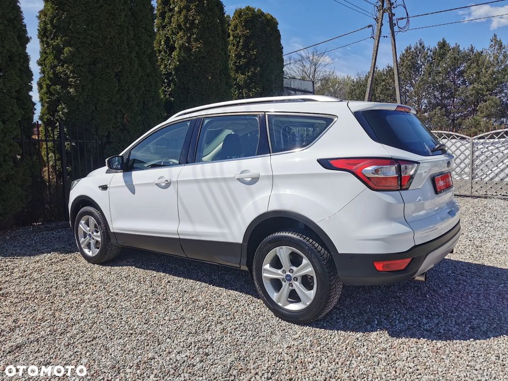 Ford Kuga 1.5 EcoBoost 2x4 Titanium - 3