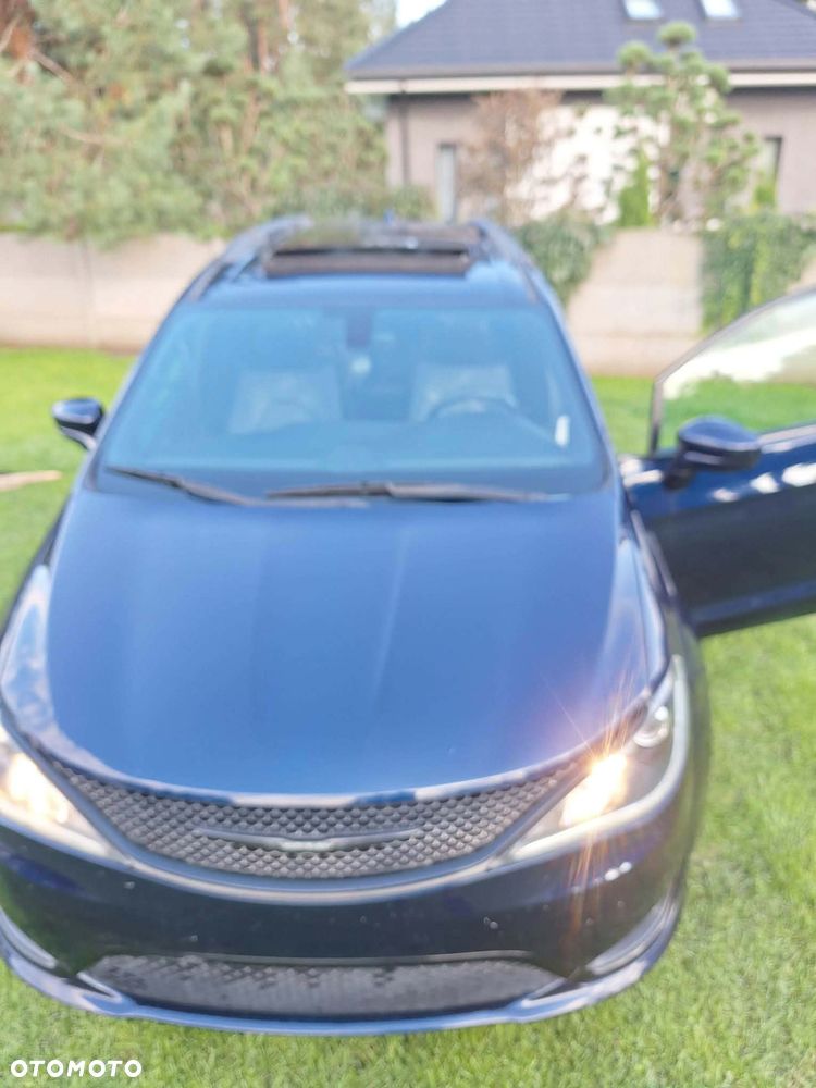 Chrysler Pacifica - 13
