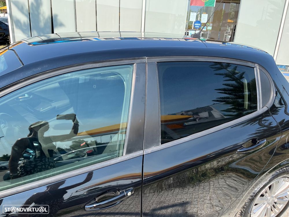 Peugeot 208 1.2 PureTech Signature - 16