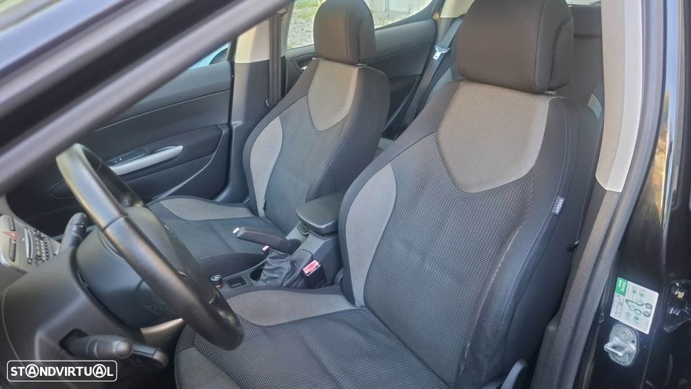 Peugeot 308 1.6 HDi Premium - 15