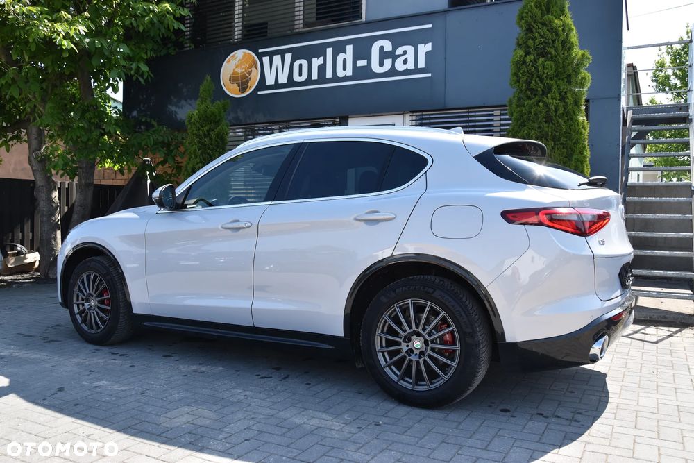 Alfa Romeo Stelvio 2.0 Turbo 16V AT8-Q4 Competizione - 8