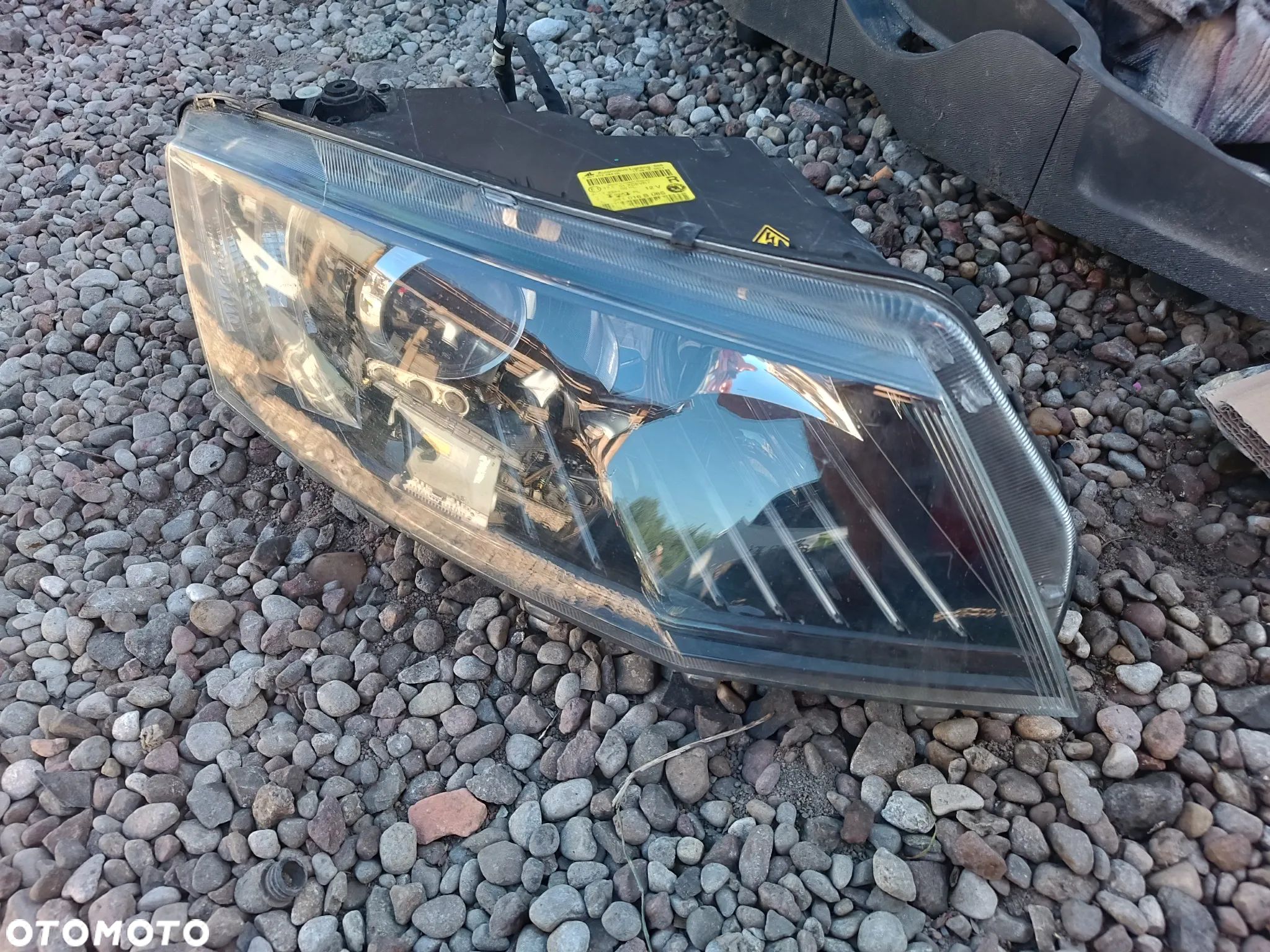 Lampa przód przednia prawa SKODA OCTAVIA III 2012-2016 BI-XENON 5E1941016B - 1