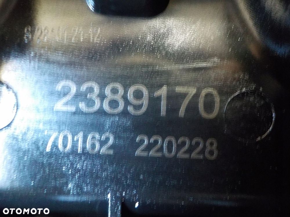 RANGE ROVER L405 SPORT 3.0 TD V6 17r pokrywa zaworow lewa 2389170 - 3