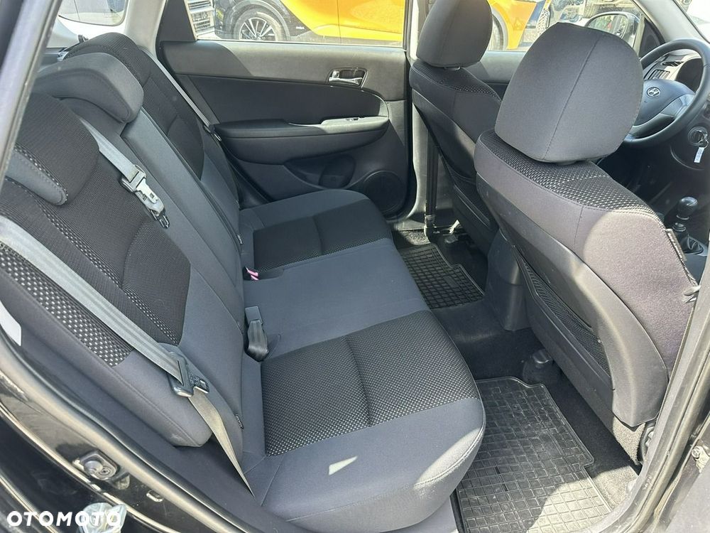 Hyundai i30 1.6 Comfort - 21