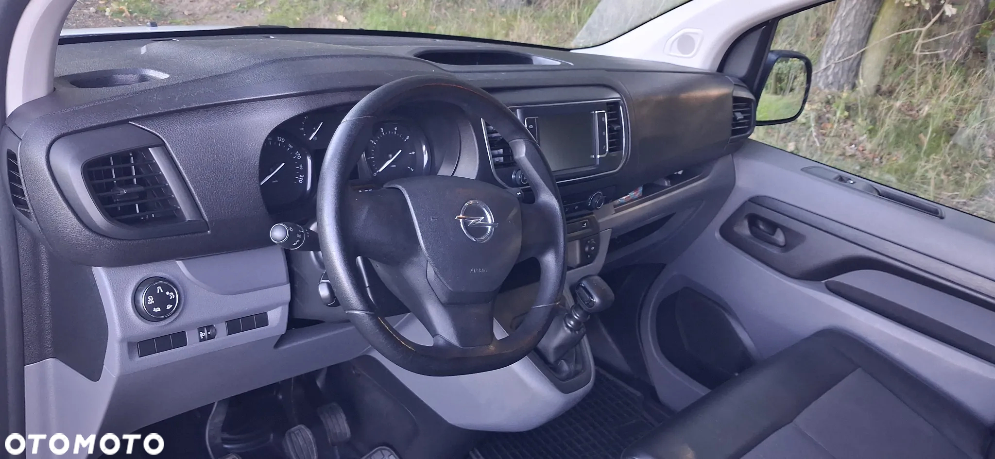 Opel Vivaro - 10