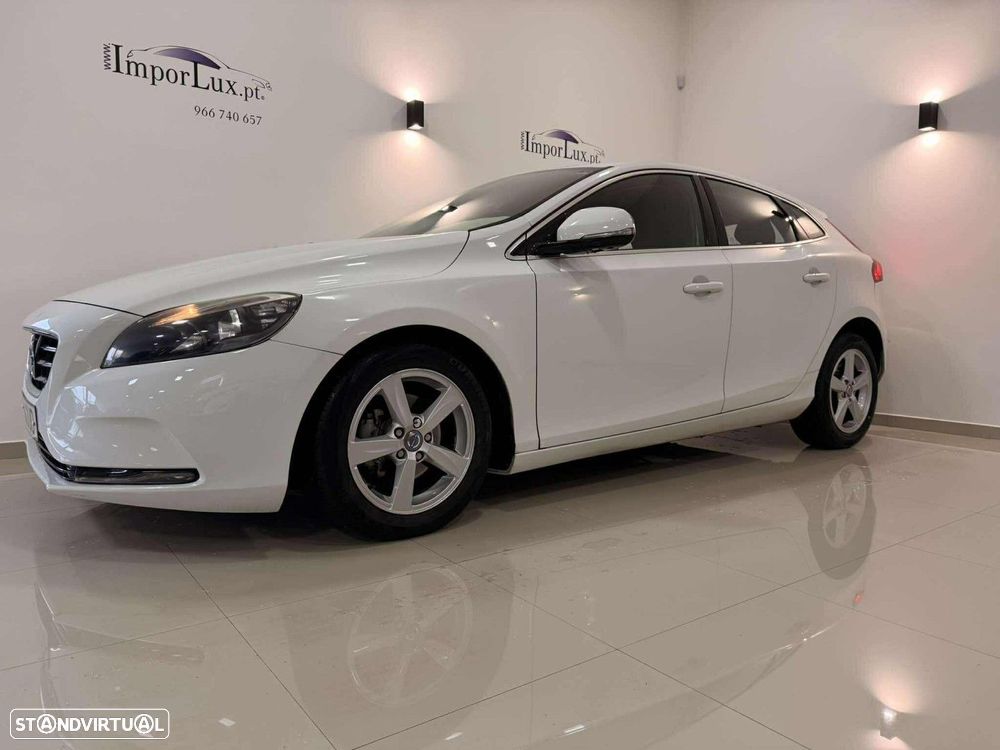 Volvo V40 1.6 D2 Momentum - 1