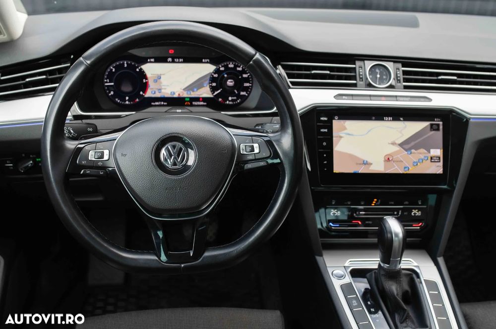 Volkswagen Passat 2.0 TDI DSG Highline - 37