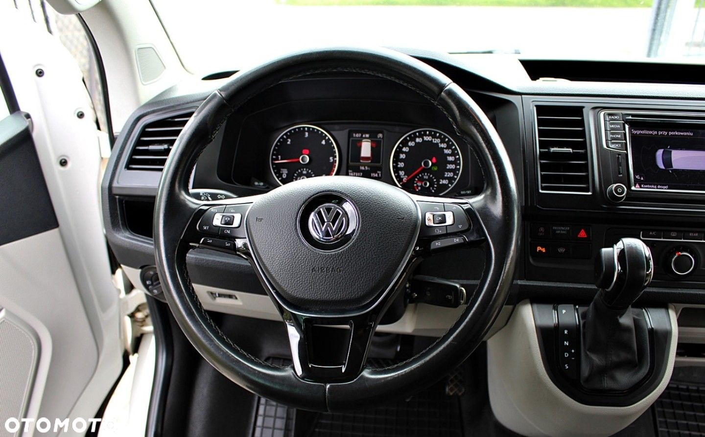 Volkswagen Caravelle - 19