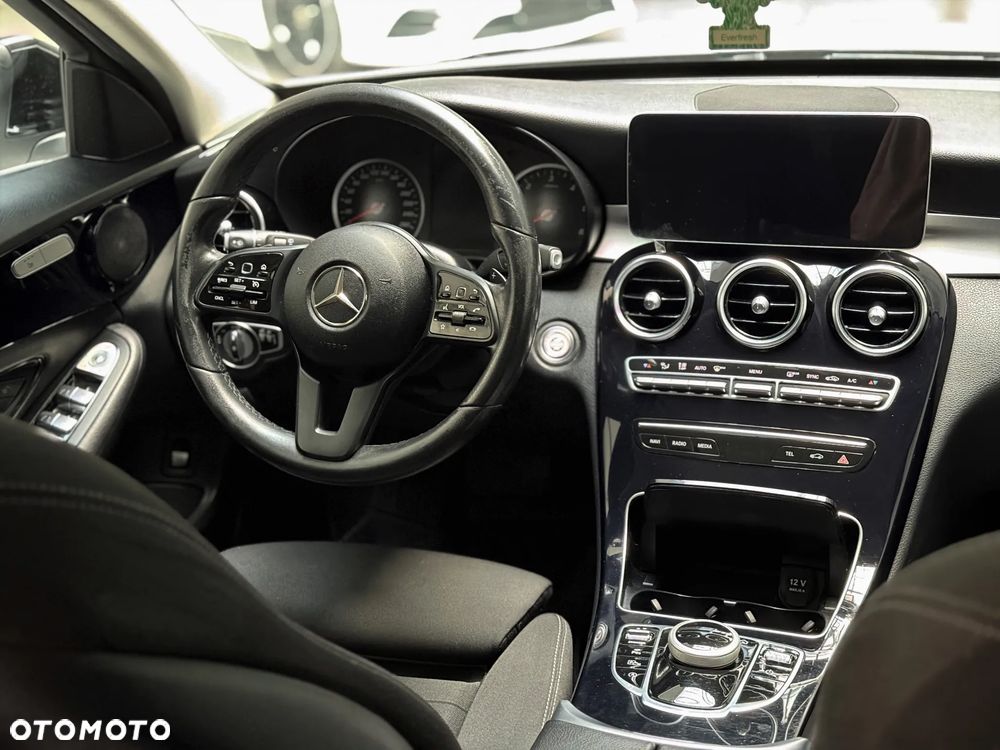 Mercedes-Benz Klasa C 200 d 9G-TRONIC - 19