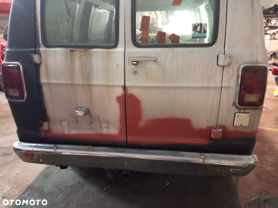 DODGE RAM VAN B150 B250 B350 71-93 zderzak tyl tylny GMC SAVANA VANDURA G20 G30 chevrolet chevy ramcharger rear bumper g2500 g1500 g3500 RAMCHARGER W150 W250 W350 D150 D250 D350 PICKUP EXPRESS - 2