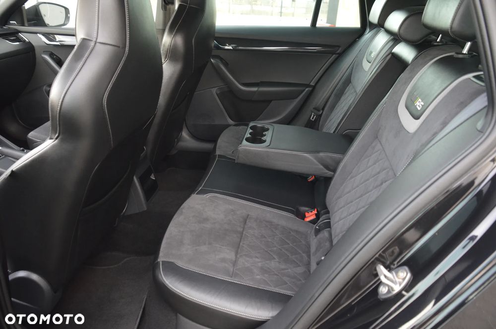 Skoda Octavia 2.0 TDI (Green tec) 4x4 DSG RS - 17