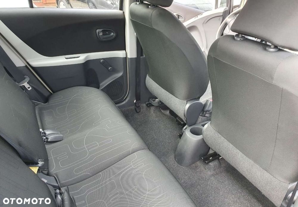 Toyota Yaris - 11