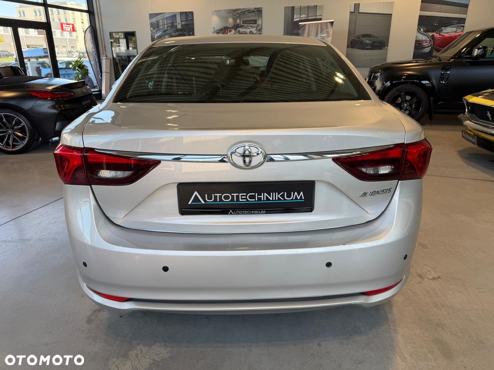 Toyota Avensis 1.8 Premium MS - 6