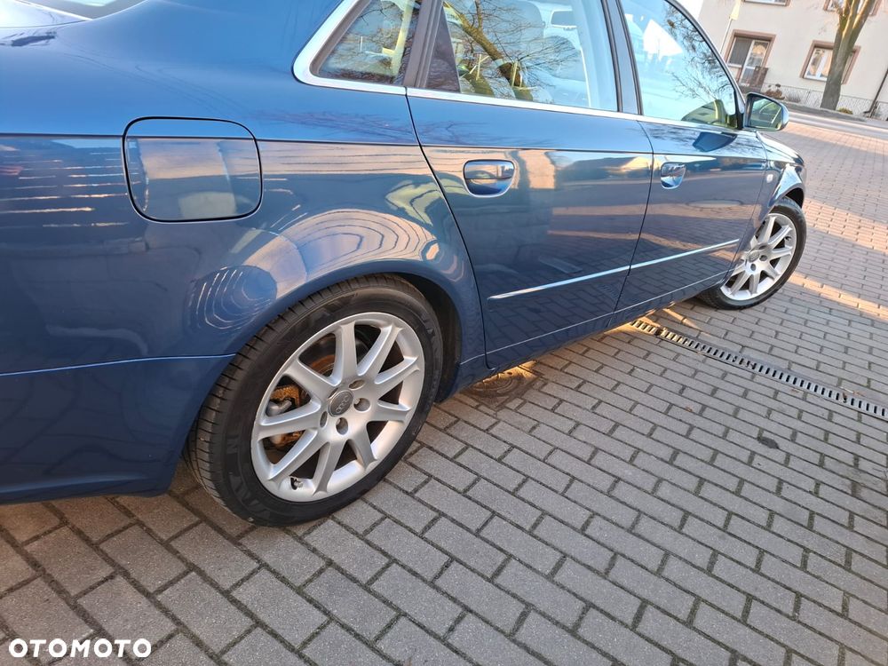 Audi A4 Limousine 2.0 T FSI quattro - 9