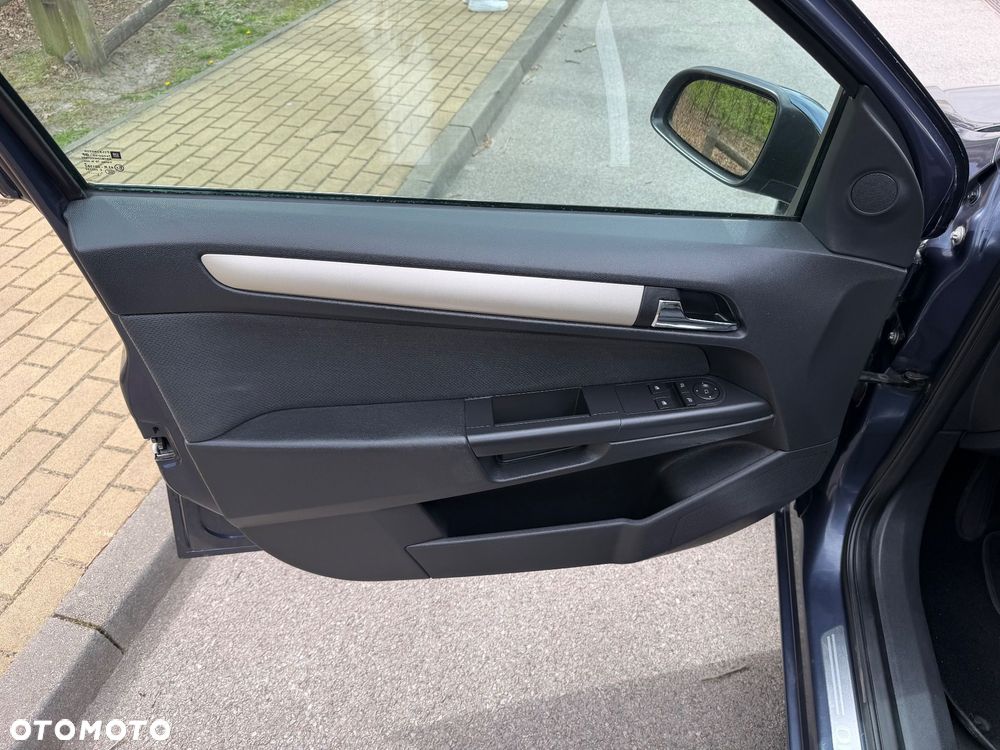Opel Astra 1.6 Style - 22