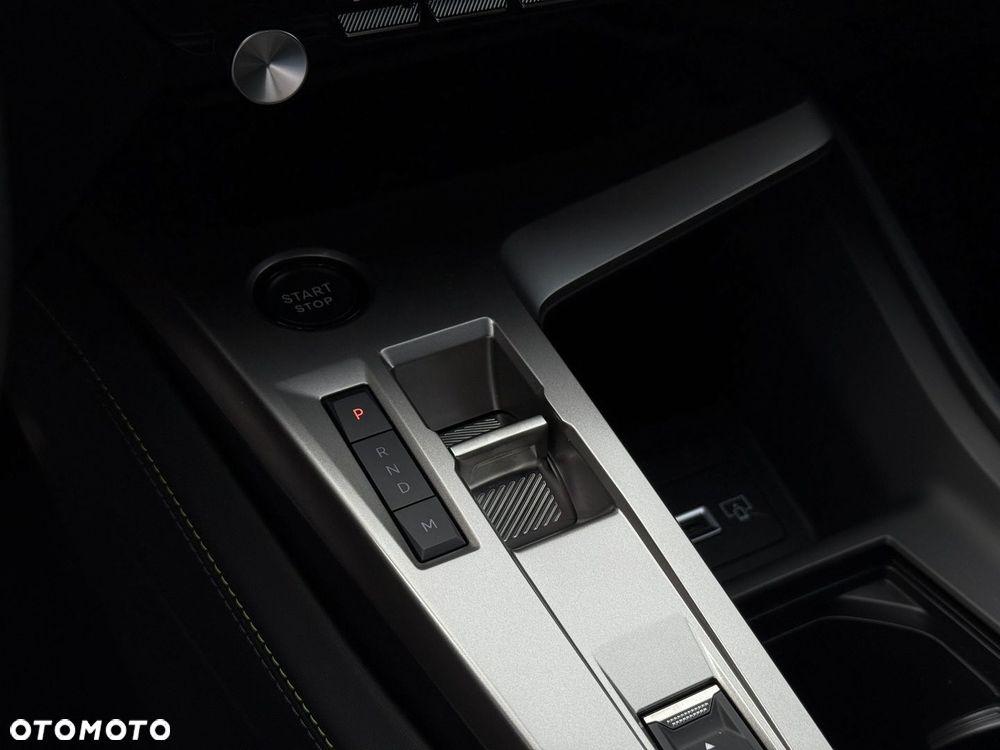 Peugeot 408 - 28