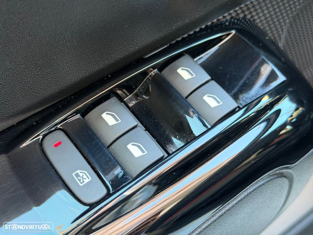 Citroën C3 1.2 PureTech Shine - 34