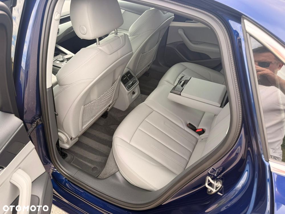 Audi A4 Limousine 35 TFSI Sport S tronic - 9