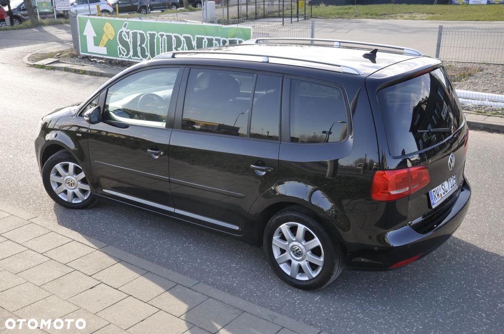 Volkswagen Touran 1.6 TDI DPF BlueMotion Technology MATCH - 23