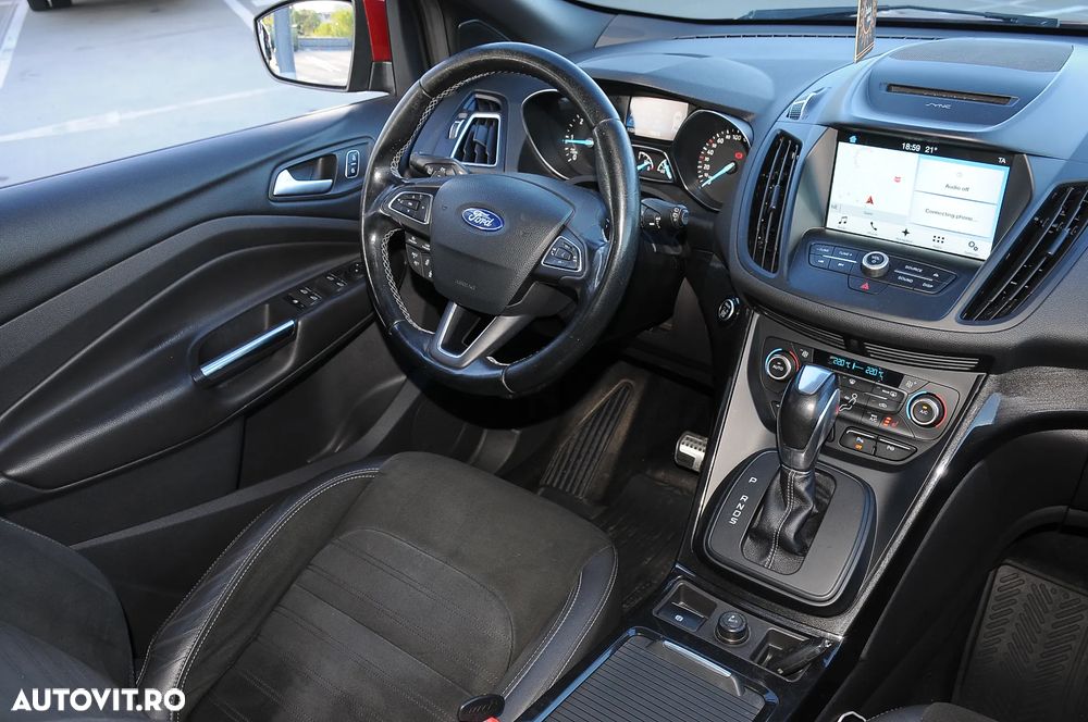 Ford Kuga 2.0 TDCi 4WD Powershift ST-Line - 6