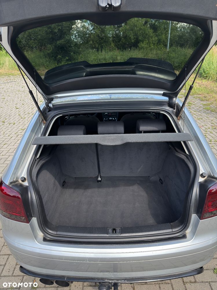 Audi A3 3-drzwiowe 1.6 FSI Ambiente - 10
