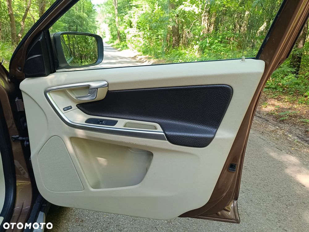 Volvo XC 60 DRIVe R Design - 30