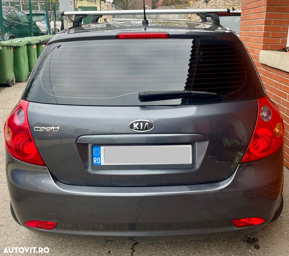 Kia Ceed - 10