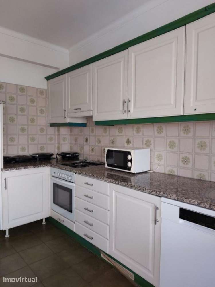 Quarto - localizado em Norton de Matos Coimbra - Grande imagem: 5/14