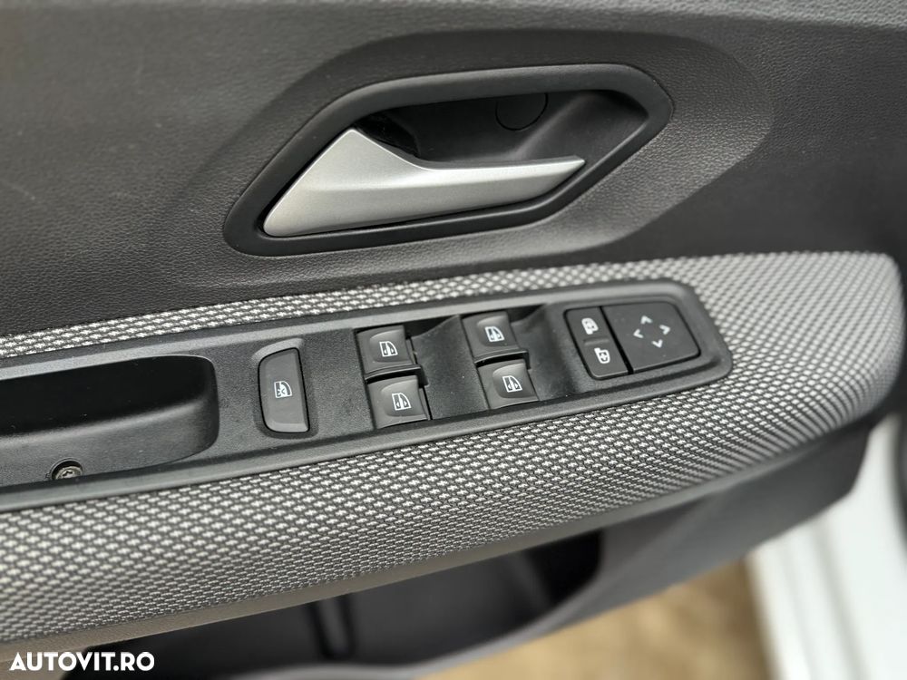 Dacia Logan TCe 90 MT6 Comfort - 16