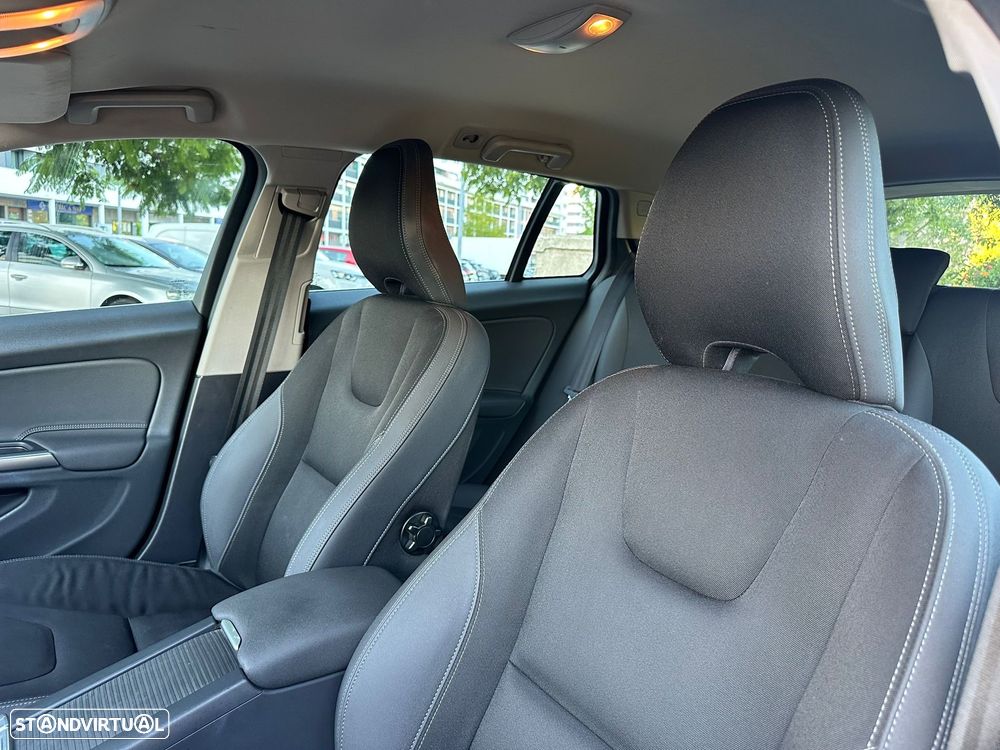 Volvo V60 1.6 D2 Momentum Eco Powershift - 26