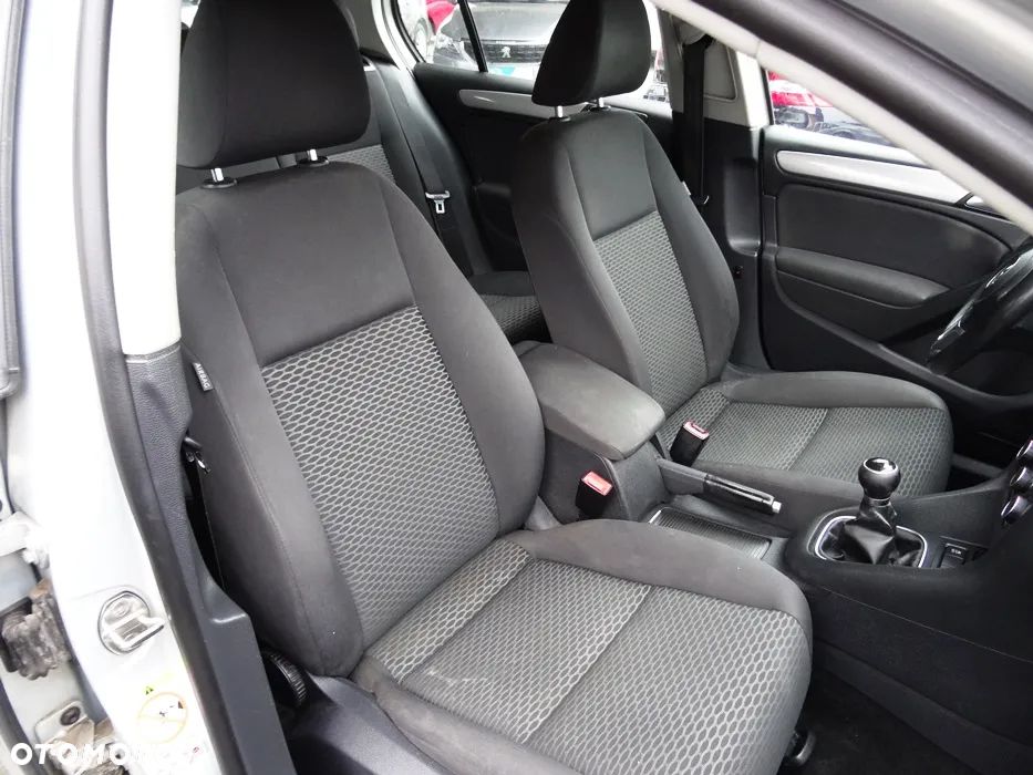 Volkswagen Golf VI 1.6 TDI Comfortline - 11