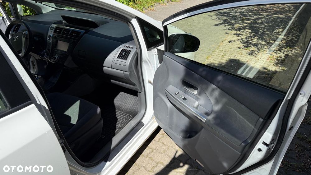 Toyota Prius+ (Hybrid) Comfort - 12