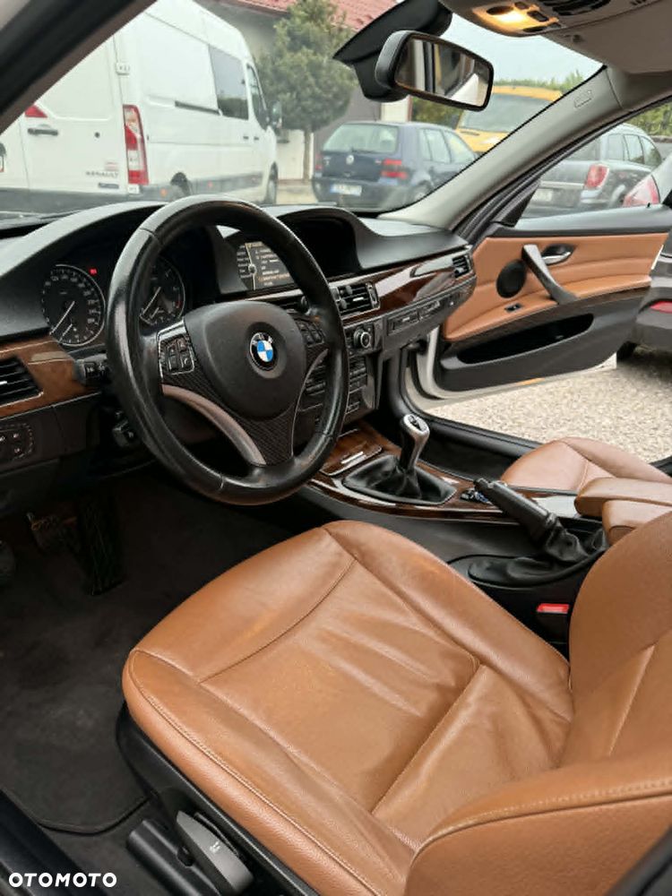 BMW Seria 3 318i - 15