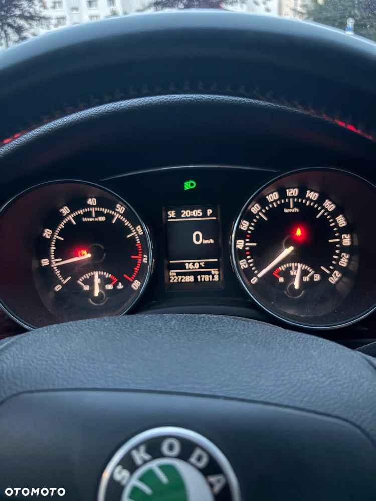 Skoda Superb 1.8 TSI Elegance DSG - 9