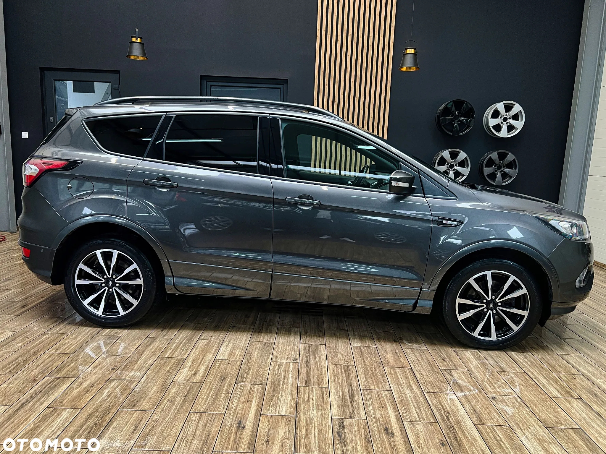 Ford Kuga 2.0 TDCi 2x4 ST-Line - 5