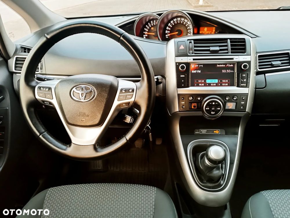 Toyota Verso 1.8 5-Sitzer Life - 17