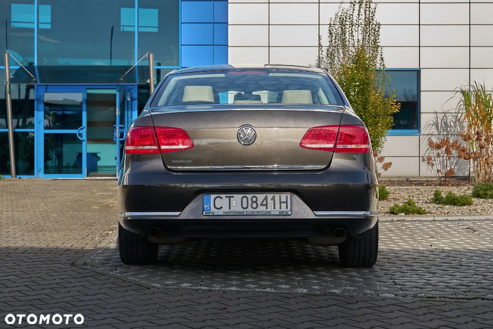 Volkswagen Passat 2.0 TDI 4Mot Highline DSG - 6