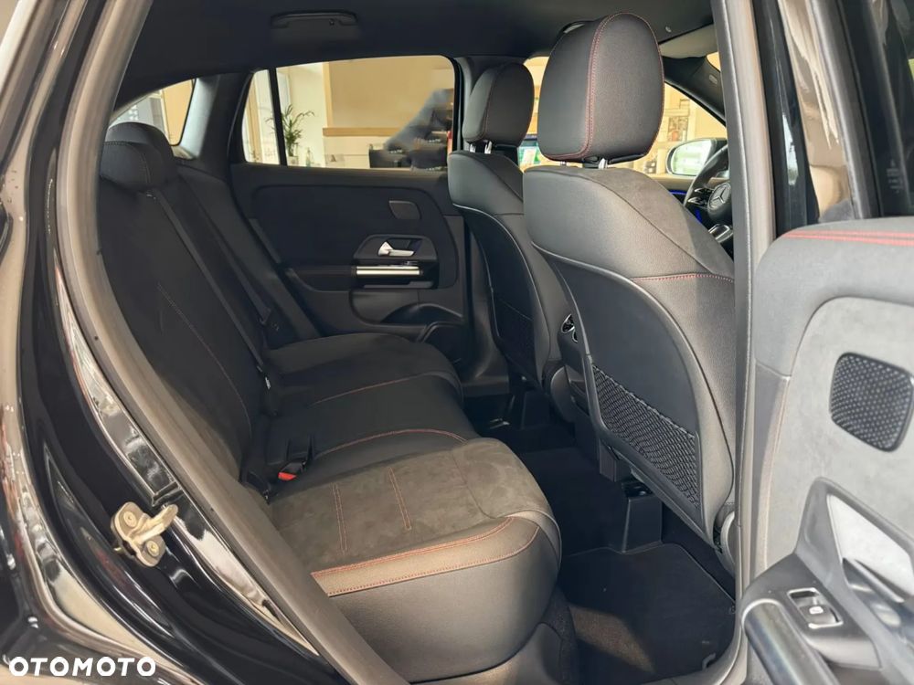 Mercedes-Benz GLA 220 mHEV 4-Matic AMG Line 8G-DCT - 12