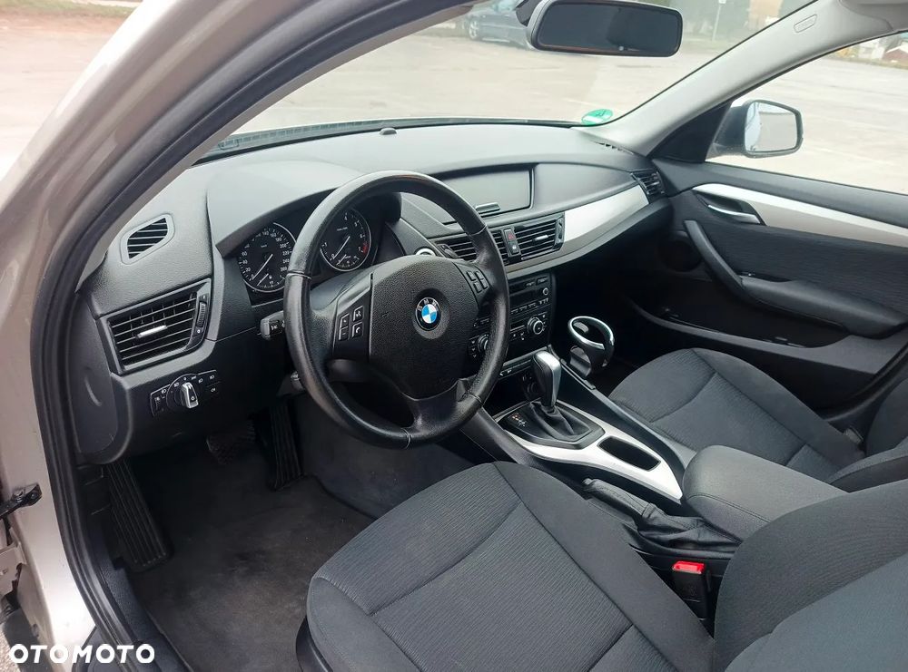 BMW X1 sDrive18i Sport Line - 13