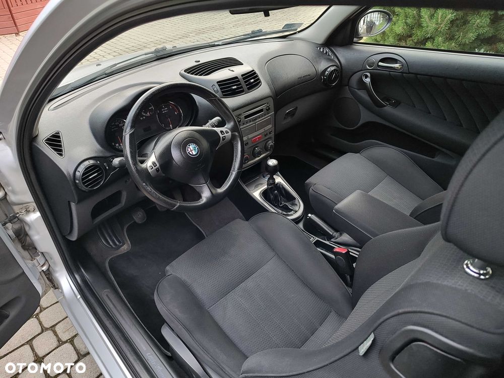 Alfa Romeo 147 - 5