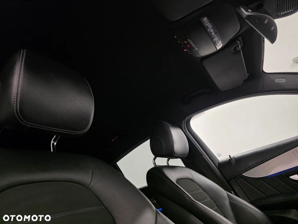 Mercedes-Benz GLC 300 de 4Matic 9G-TRONIC AMG Line Plus - 28