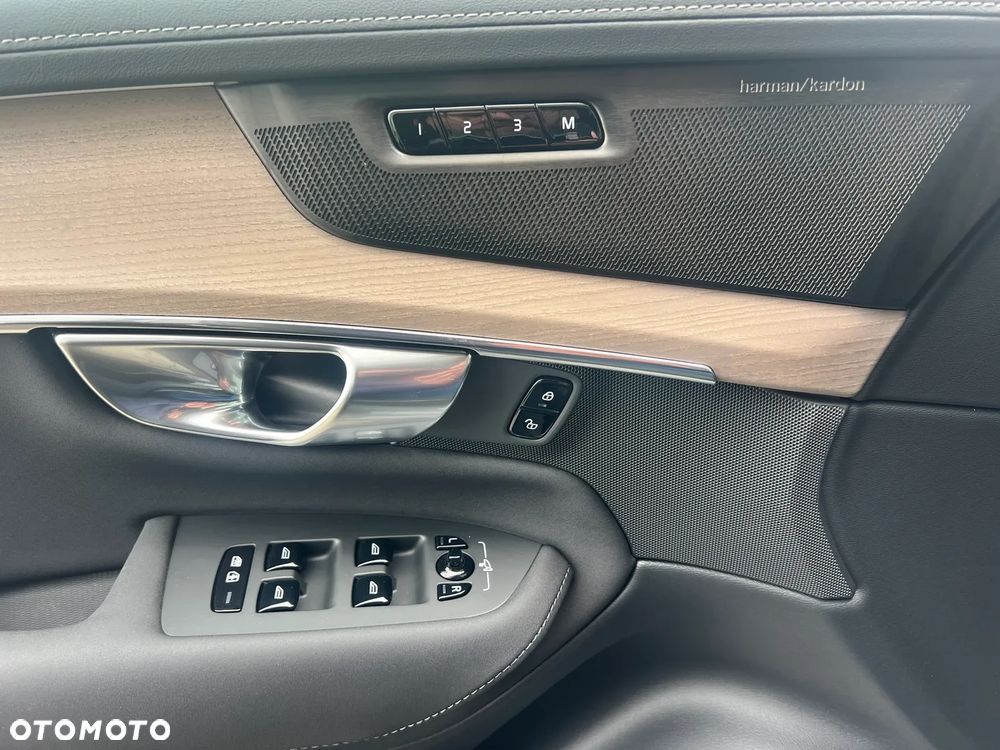 Volvo XC 90 T8 AWD Recharge Plus Dark - 32