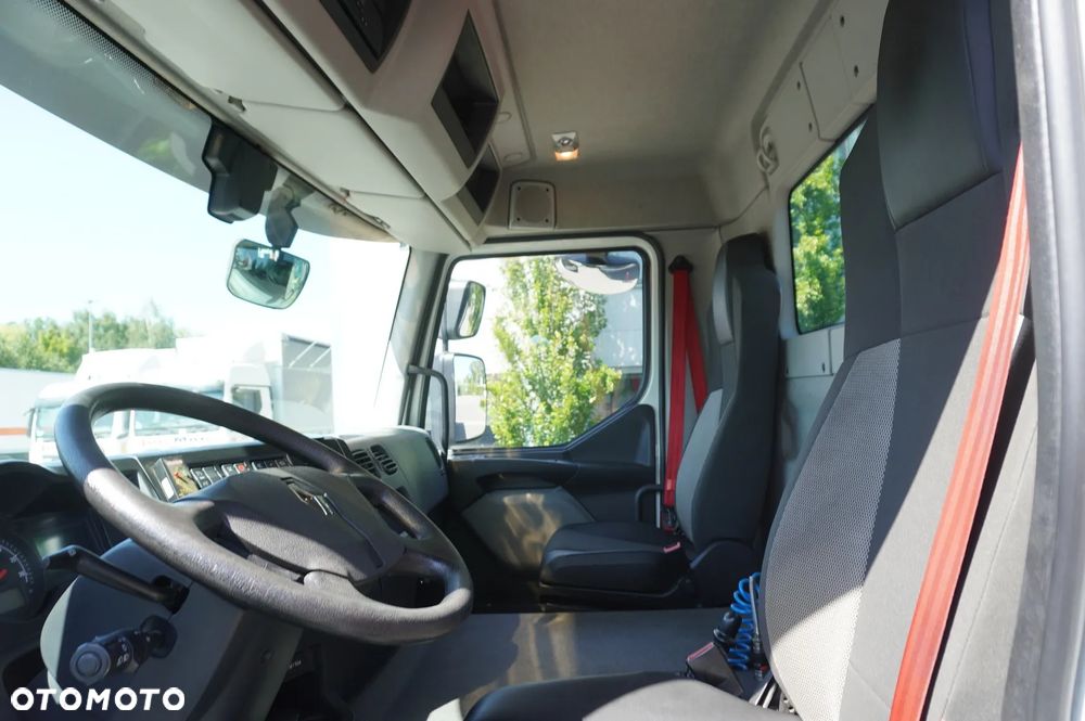 Renault C280 DTI 8 / HDS Fassi 5,6 t / Zasięg 8 m / Platforma 15 EPAL - 15