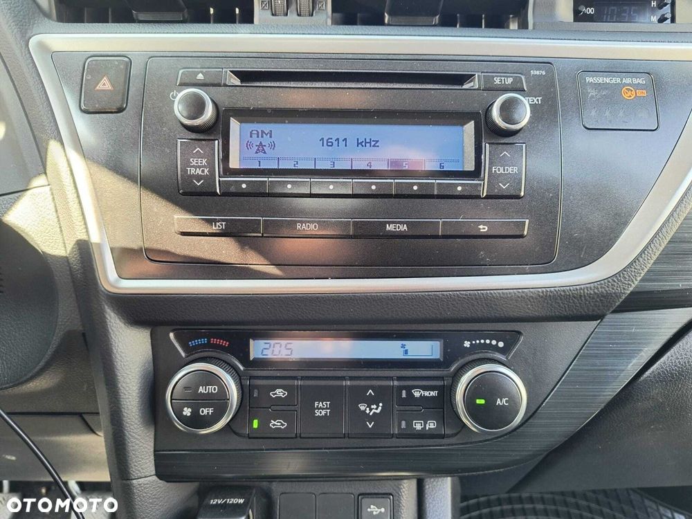 Toyota Auris - 22
