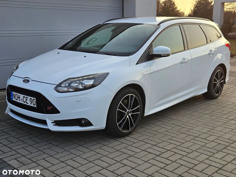 Ford Focus 2.0 EcoBoost ST mit Leder-Sport-Paket - 19