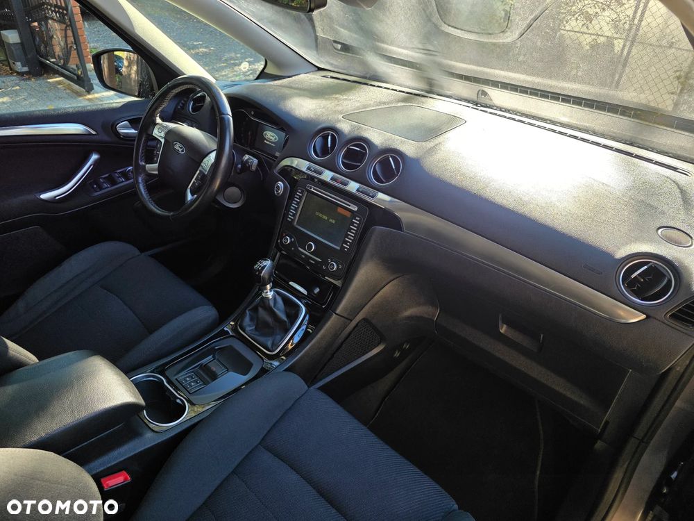 Ford S-Max 2.0 T Titanium - 29