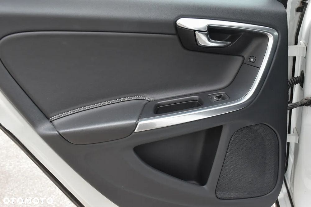 Volvo S60 D4 Drive-E R-Design Summum - 34
